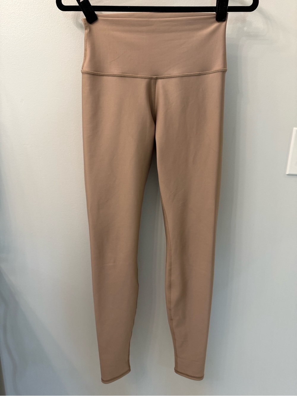ALO Yoga High-Waist Leggings in Nude Taupe